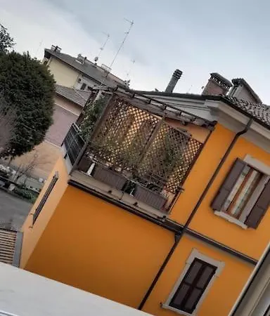 Civico 84 *